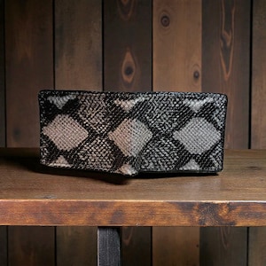 Phyton Printed Bi-Fold