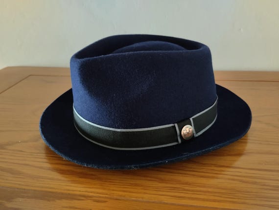 Goorin Bros,  display picture 2