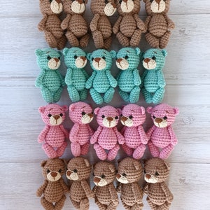 Petit ours en peluche au crochet miniature en peluche Mini animaux Ours baby showers Ours de poche Cadeau pour les enfants Cadeau d'anniversaire Jouet pour bébé 6-12 mois image 5