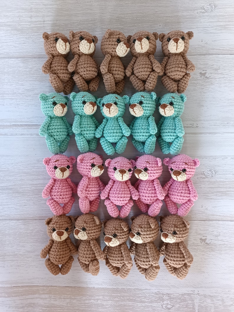 Petit ours en peluche au crochet miniature en peluche Mini animaux Ours baby showers Ours de poche Cadeau pour les enfants Cadeau d'anniversaire Jouet pour bébé 6-12 mois image 5