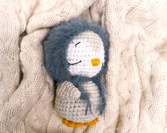 Petit pingouin au crochet Mini pingouin gris Jouet de sécurité pour nouveau-né Cadeau de Noël pour enfant Décorations de Noël pingouin Cadeau baby shower