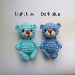 Petit ours en peluche au crochet miniature en peluche Mini animaux Ours baby showers Ours de poche Cadeau pour les enfants Cadeau d'anniversaire Jouet pour bébé 6-12 mois image 10