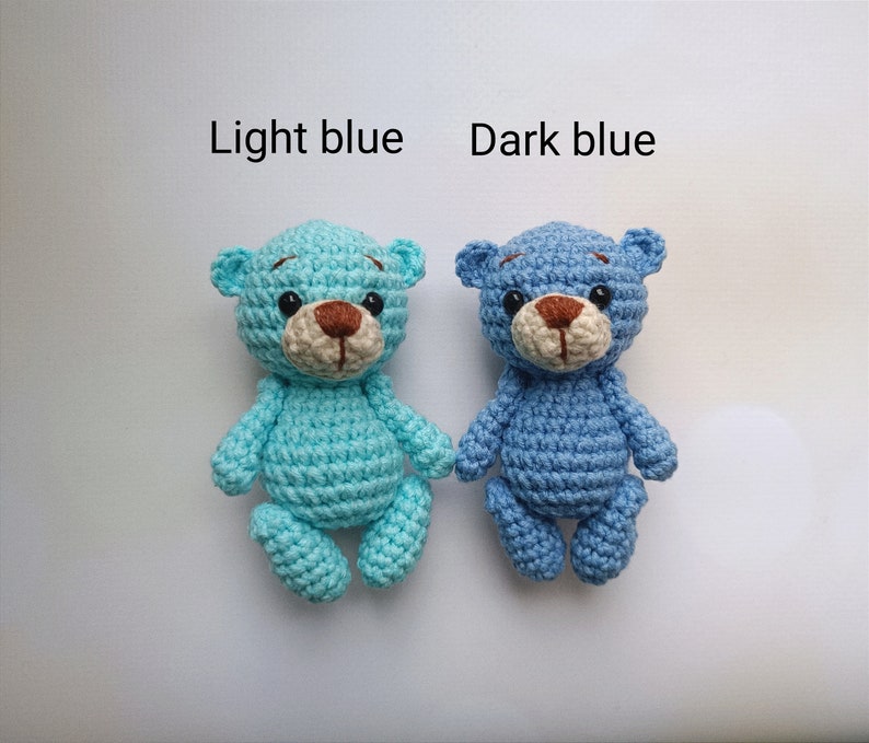 Petit ours en peluche au crochet miniature en peluche Mini animaux Ours baby showers Ours de poche Cadeau pour les enfants Cadeau d'anniversaire Jouet pour bébé 6-12 mois image 10