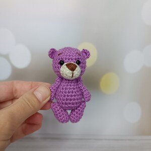 Petit ours en peluche au crochet miniature en peluche Mini animaux Ours baby showers Ours de poche Cadeau pour les enfants Cadeau d'anniversaire Jouet pour bébé 6-12 mois Violet