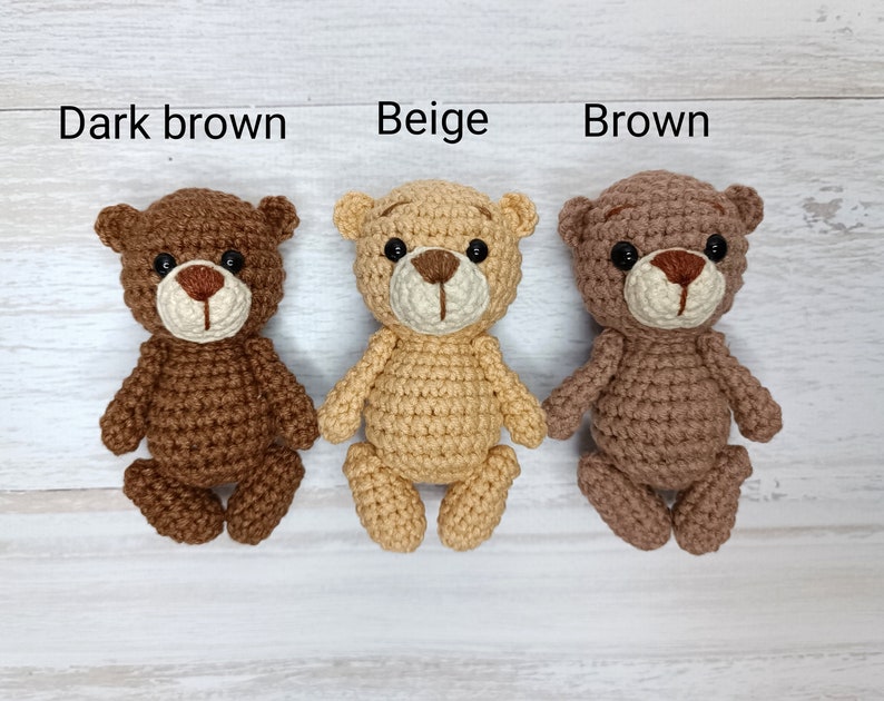 Petit ours en peluche au crochet miniature en peluche Mini animaux Ours baby showers Ours de poche Cadeau pour les enfants Cadeau d'anniversaire Jouet pour bébé 6-12 mois image 8