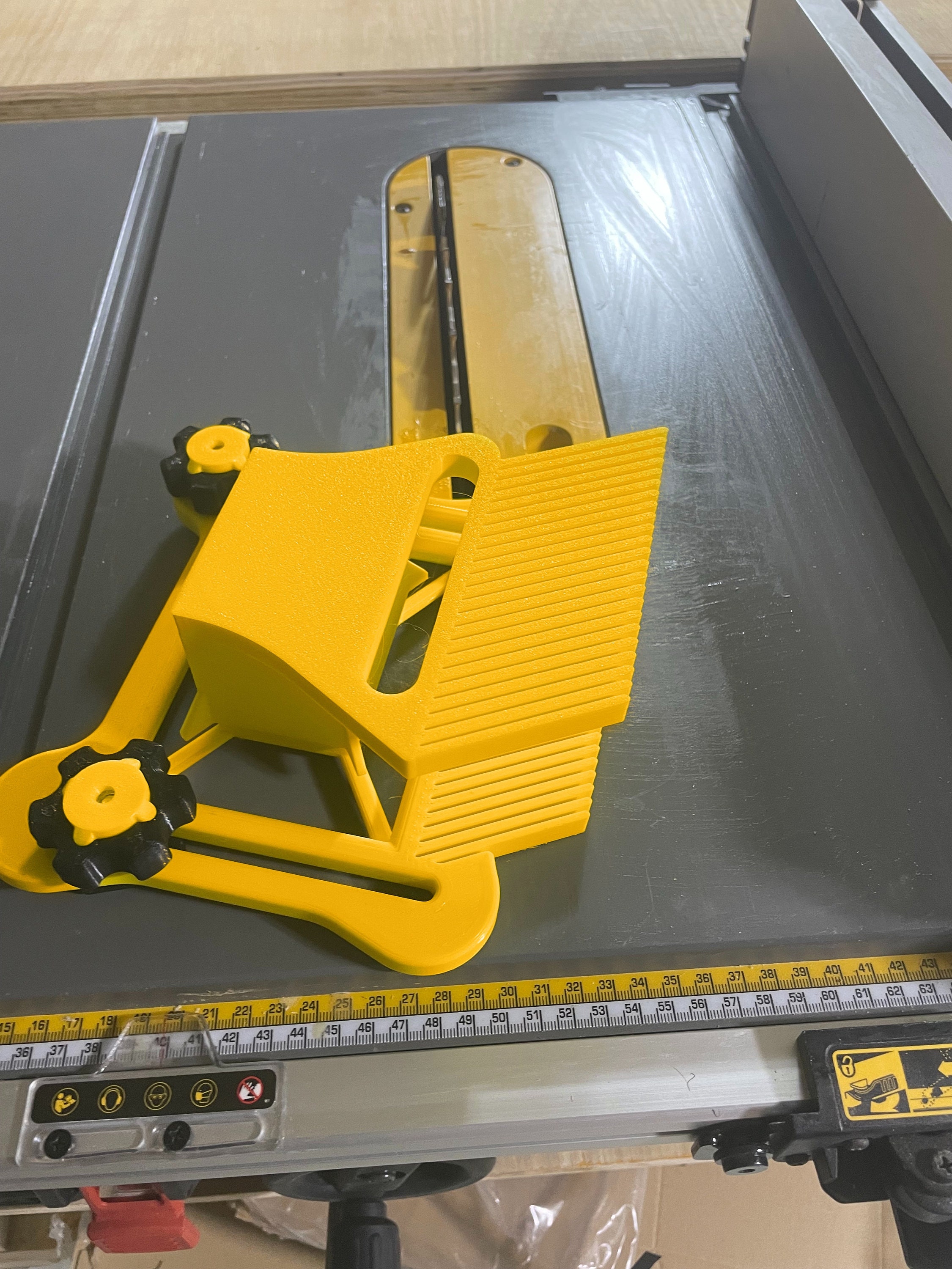 Dewalt 491 table saw outlet
