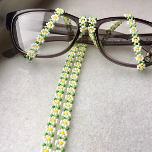 Dainty Daisy Glasses Chain, Handmade Gift Women, Accessories Mom, Mothers Day Gift, Sunglasses Chain, Eyeglasses Necklace, Glasses Lanyard