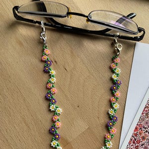 Kleine bloem glazen ketting, zonnebril ketting kraal, brillen ketting, accessoires cadeau, Cottagecore cadeau, buiten en tuin