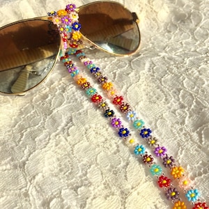 Beaded Daisy Glasses Chain: Colorful Eyeglass Necklace
