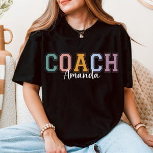 Benutzerdefiniertes Coach Shirt, personalisiertes Coach T-Shirt, Team Coach T-Shirt, Coaching Shirt, Coach Wertschätzung T-Shirt, Sport Coach Hoodie, Trainer Name T-Shirt