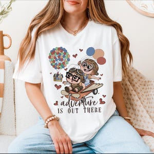 Abenteuer ist draußen Shirt, Disney Pixar Up T-Shirt, Abenteuer erwartet Regenbogen Ballons Hoodie, Up Film T-Shirt, Paradise Falls Sweatshirt
