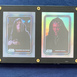 2023 Topps Star Wars Conjunto de cartões colecionáveis emoldurados com 2 imperadores Palpatine e Darth Maul