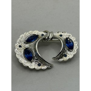 Brooch Silver Toned Blue Jewel
