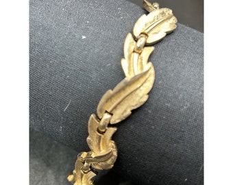 vintage trifari bracelet Gold Tone Leaf Leaves