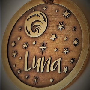 Placa de identificación para perro de latón grabada a medida, hecha a mano, personalizada, con anilla de acero inoxidable y garantía de por vida. Fabricada en EE. UU. por CharmingcraftUS.