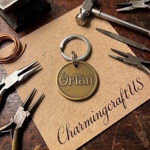 Benutzerdefinierte tief gravierte Messing Dog Tag handgemachte personalisierte Haustier ID-Tag, Edelstahl-Ring lebenslange Garantie Made in den USA von CharmingcraftUS