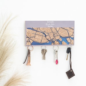 Einweihungsparty Geschenk, Schlüsselhalter aus Holz, Lage Holz Karte, Benutzerdefinierte Stadt Karte, magnetische Schlüssel Haken für die Wand, Holz Wohnkultur, Holz Wand Dekor
