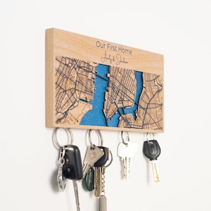 Hochzeitstag Geschenkidee, Schlüsselhalter Karte Koordinaten, benutzerdefinierte Koordinaten Holz Karte Schlüssel Organizer, Einweihungsparty Geschenk für Paare, Valentinstagsgeschenk