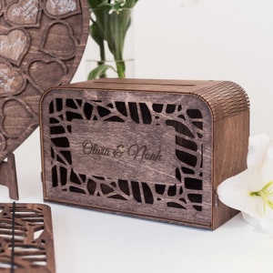 Bruiloftsgeldpost met naam, gepersonaliseerde trouwkaartdoos met sleuf, receptie houten trouwkaartdoos, decor voor bruiloft, geheugendoos