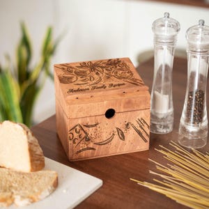 Regalo di inaugurazione della casa, scatola di ricette in legno e biglietti, scatola di ricette con divisori, scatola di biglietti di ricette personalizzati, regalo per la cucina, regali personalizzati per la mamma