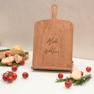 Geburtstagsgeschenk für Mutter, Küche Tablet Ständer, personalisierter Rezepthalter, Kochbuchständer aus Holz, Küchen Organizer, Küchenzubehör