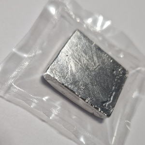 Indium metal, 25-100g, element number 49