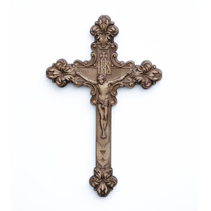 Crucifix wood carving丨Wooden Christian wall crucifix丨Highly detailed 3D religious wood carving gift