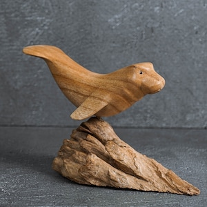 Hölzerne Seekuh-Skulptur 4,7 &quot;, handgeschnitzt, Holzschnitzerei, Ozean, Naturstück, Tierfigur, handgemachte Statue, Hausdekor, Geschenk für Papa