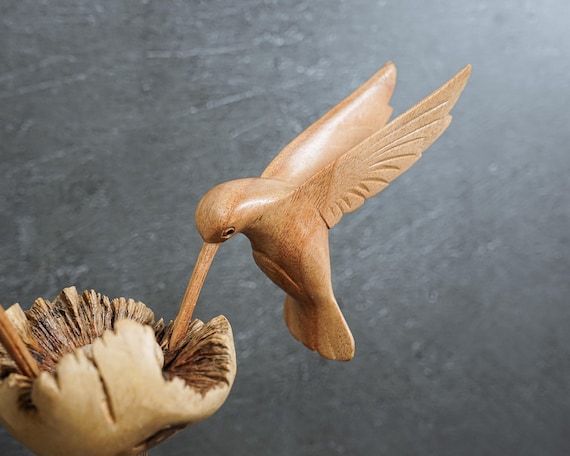 手作りのハチドリの置物：木の上の鳥の彫刻 9インチ - Etsy 日本