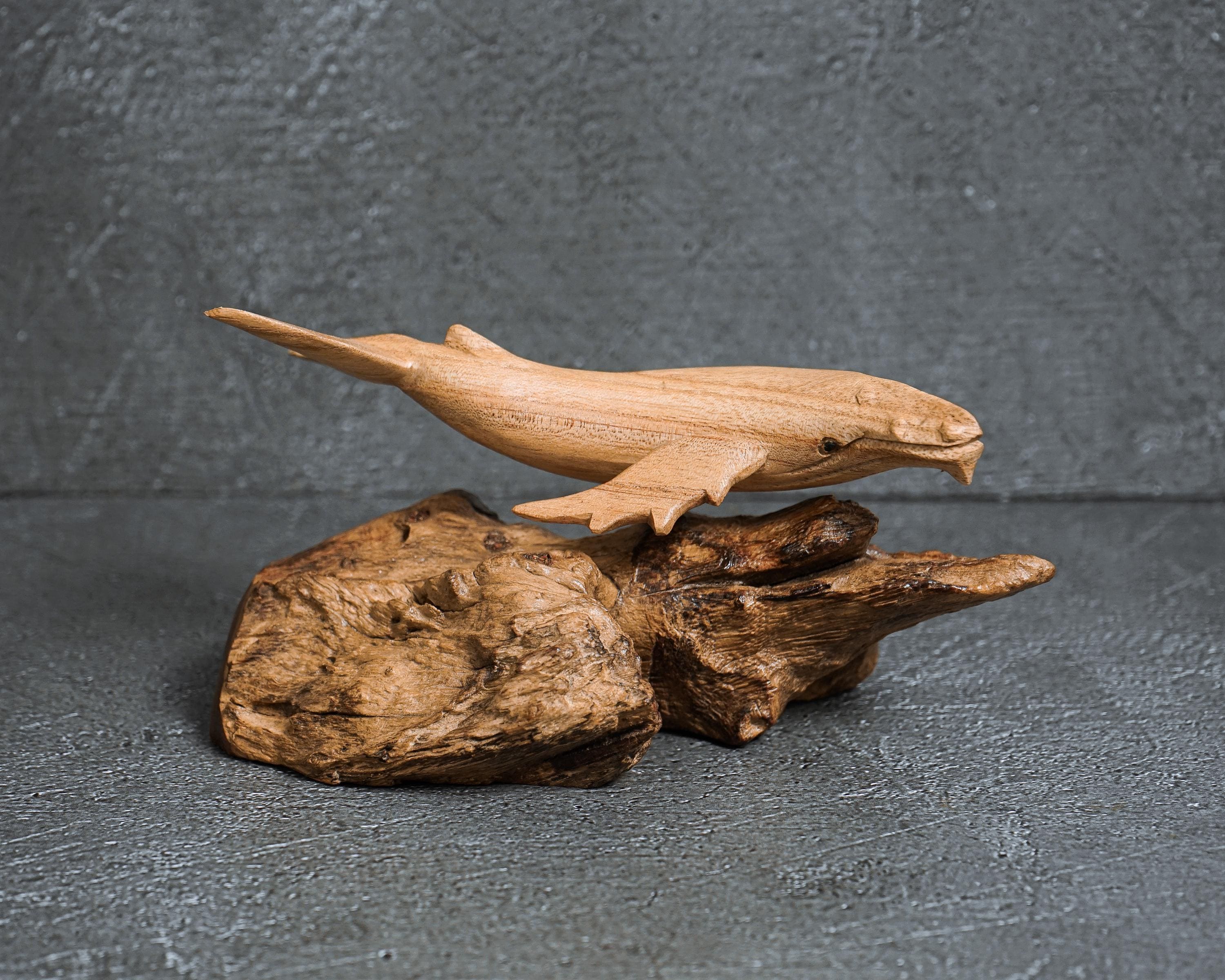 手彫りの木製クジラ像：素朴な装飾、幅6.4インチ - Etsy 日本