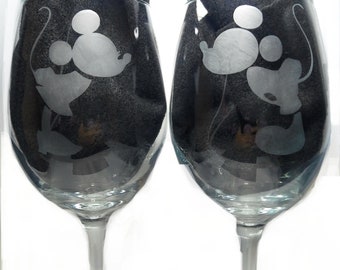 Minnie Mickey Wine Glass Set