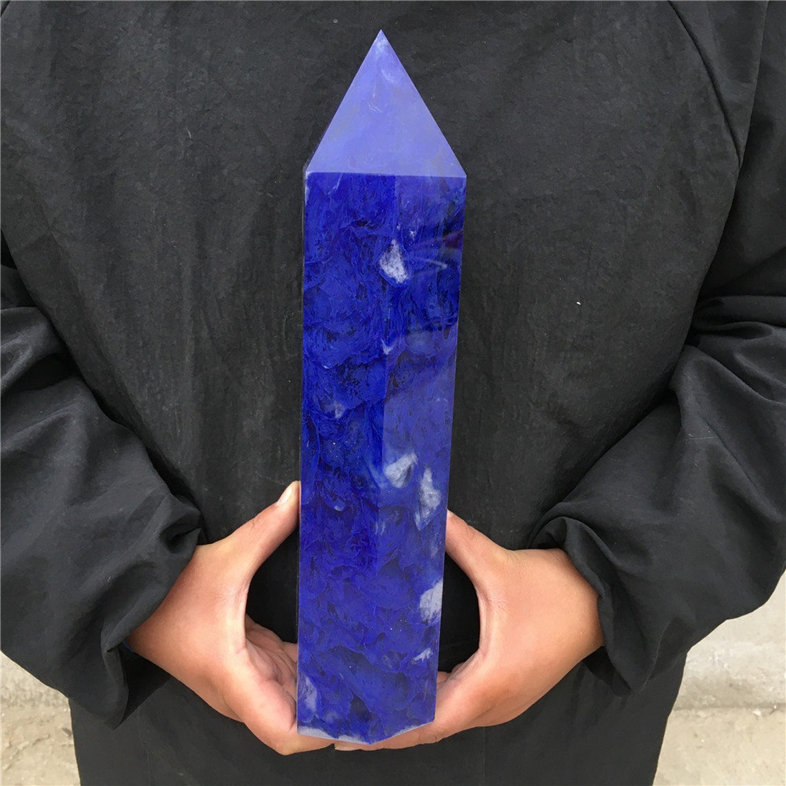 2.82kg Blue smelting Quartz Obelisk/ Blue smelting crystal