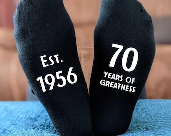 Personliga 70-årsstrumpor – EST 1956 – 70 år av storhet – Rolig milstolpspresent till honom eller henne