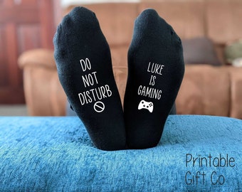 Personalisierte Gaming Socken - Do Not Disturb I'm Gaming - Gedrucktes und personalisiertes Geschenk - Geburtstagsgeschenk - Weihnachtsgeschenk