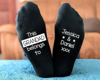 Grandad Socken - Dieser gehört zu... - Personalisiert und bedruckt mit den von Ihnen gewählten Namen - Alle Anlass Geschenke für Männer