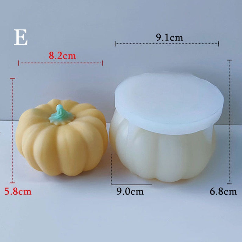 Peut inclure: Un ensemble de deux moules en silicone en forme de citrouille pour la fabrication de bougies ou de savon. Les moules mesurent 9,1 cm de large, 9,0 cm de haut et 6,8 cm de profondeur. Le moule le plus petit mesure 8,2 cm de large et 5,8 cm de haut.