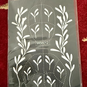 Henna stencil. Leafy minimal vines and fingers. Easymehendi design. Two hand mehndi design