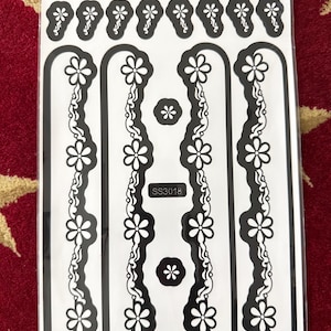 Henna stencil. Feet and fingers. Easymehendi design. Two Feet mehndi design