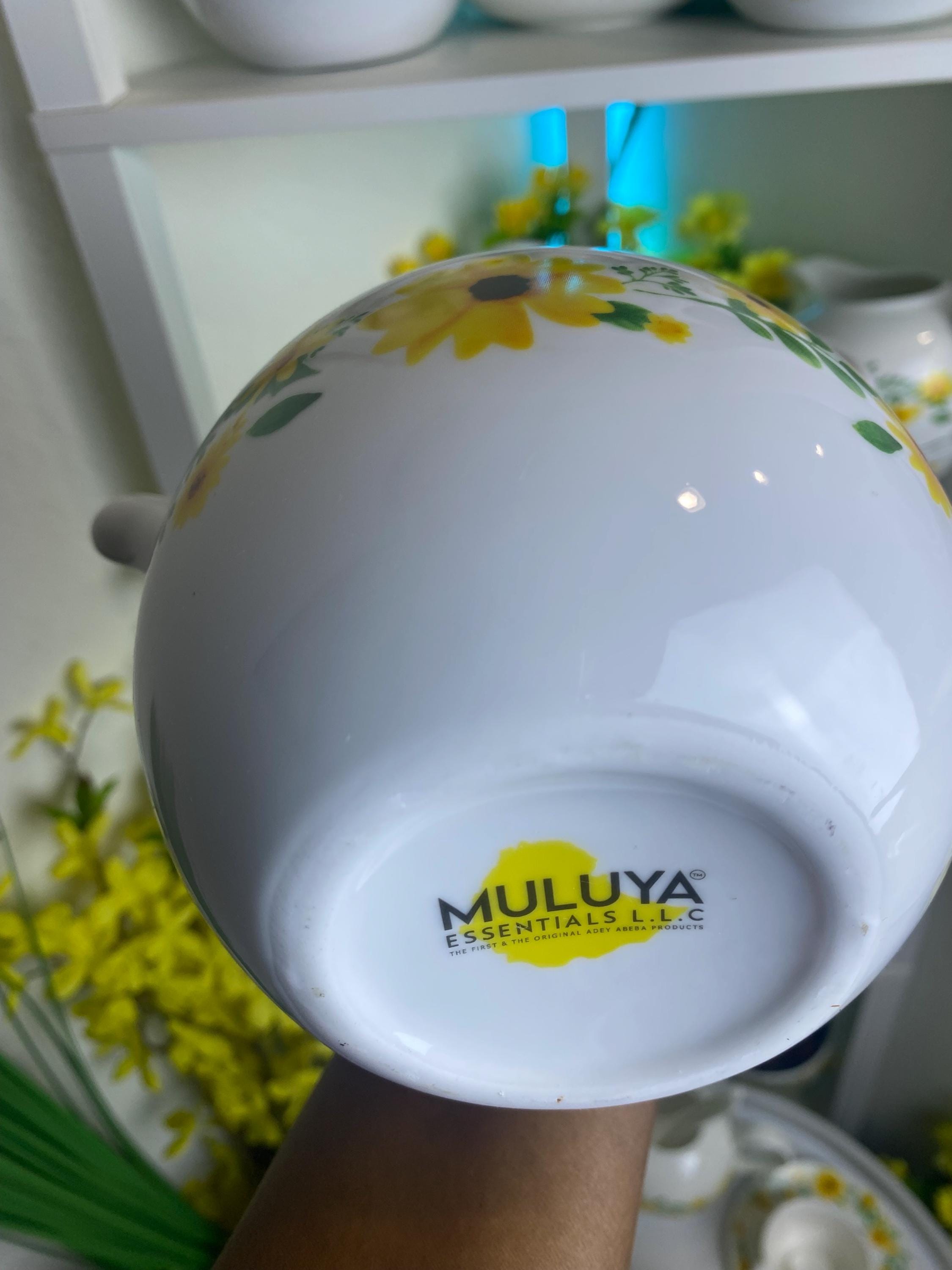 エリトリアとエチオピアの伝統的なコーヒーポット / Jebena Adey Abeba