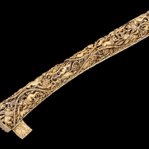 Beautiful/interesting vintage hand carved of deers,lions & elephants on Buffalo bone from Nepal.Collective arts for display/decorations.