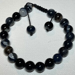 Striking Spiritual 8mm Smooth Rounded Black-Striped Agate Beaded Good Luck Bracelet from the Himalayas