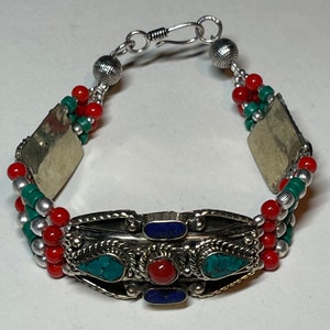 Fine Handmade white brass Bracelet from the Himalayas with Inlaid Stones of Coral, Turquoise and Lapis