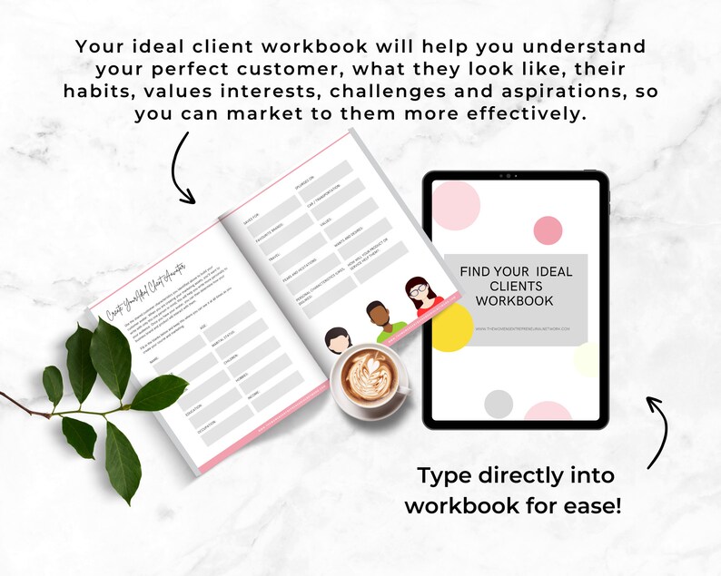Puede incluir: Un cuaderno abierto y una tableta que muestra un cuaderno digital, con el texto "Find Your Ideal Clients Workbook". Las p&aacute;ginas del cuaderno tienen acentos rosas y indicaciones para la informaci&oacute;n del cliente. Una taza de caf&eacute; est&aacute; cerca.