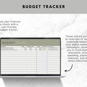 Op de afbeelding: Een laptopscherm waarop een budgettracker-spreadsheet wordt weergegeven met kolommen voor item, activiteit, budget, werkelijke uitgaven, datum, vervaldatum, betalingsstatus en link naar factuur. De spreadsheet heeft de titel "BUDGET Tracker". De tekst "Keep your finances in check with a user-friendly budget tracker." wordt boven de laptop weergegeven. De tekst "These entries provide an overview of various expenses related to your digital marketing campaigns, allowing you to track budget allocation, actual spending, payment statuses, and due dates effectively." wordt onder de laptop weergegeven.