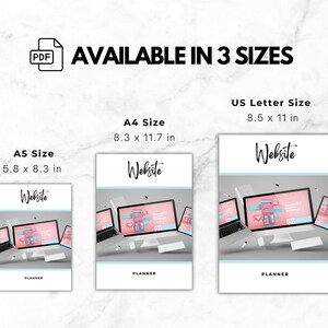 Op de afbeelding: Drie verschillende formaten van een websiteplanner, getoond als mockups op een computerscherm. De planner is verkrijgbaar in de formaten A5 (5,8 x 8,3 inch), A4 (8,3 x 11,7 inch) en US Letter (8,5 x 11 inch). De planner heeft een roze en blauwe kleurstelling en de tekst "Website Planner" is zichtbaar op elke mockup.