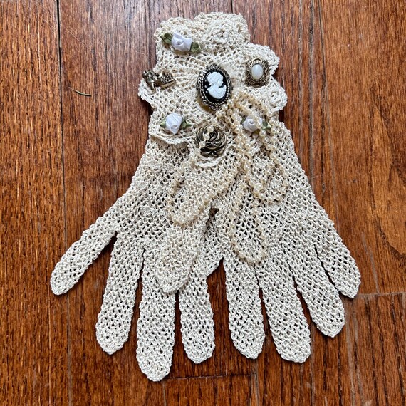 Vintage Ladies Gloves Crochet Victorian Antique Ed