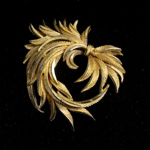 Vintage Sphinx Pin Brooch. Leaf Design