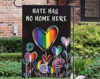 Bandera de jardín "El odio no tiene cabida aquí", lienzo con corazón arcoíris del orgullo