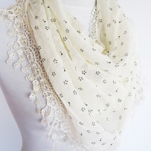 Cream Tiny Floral Pattern Triangle Cotton Scarf, Lace Trim Chic Scarf, Cowl Scarf, Spring / Summer Woman Fashion, Holiday Gift, Christmas
