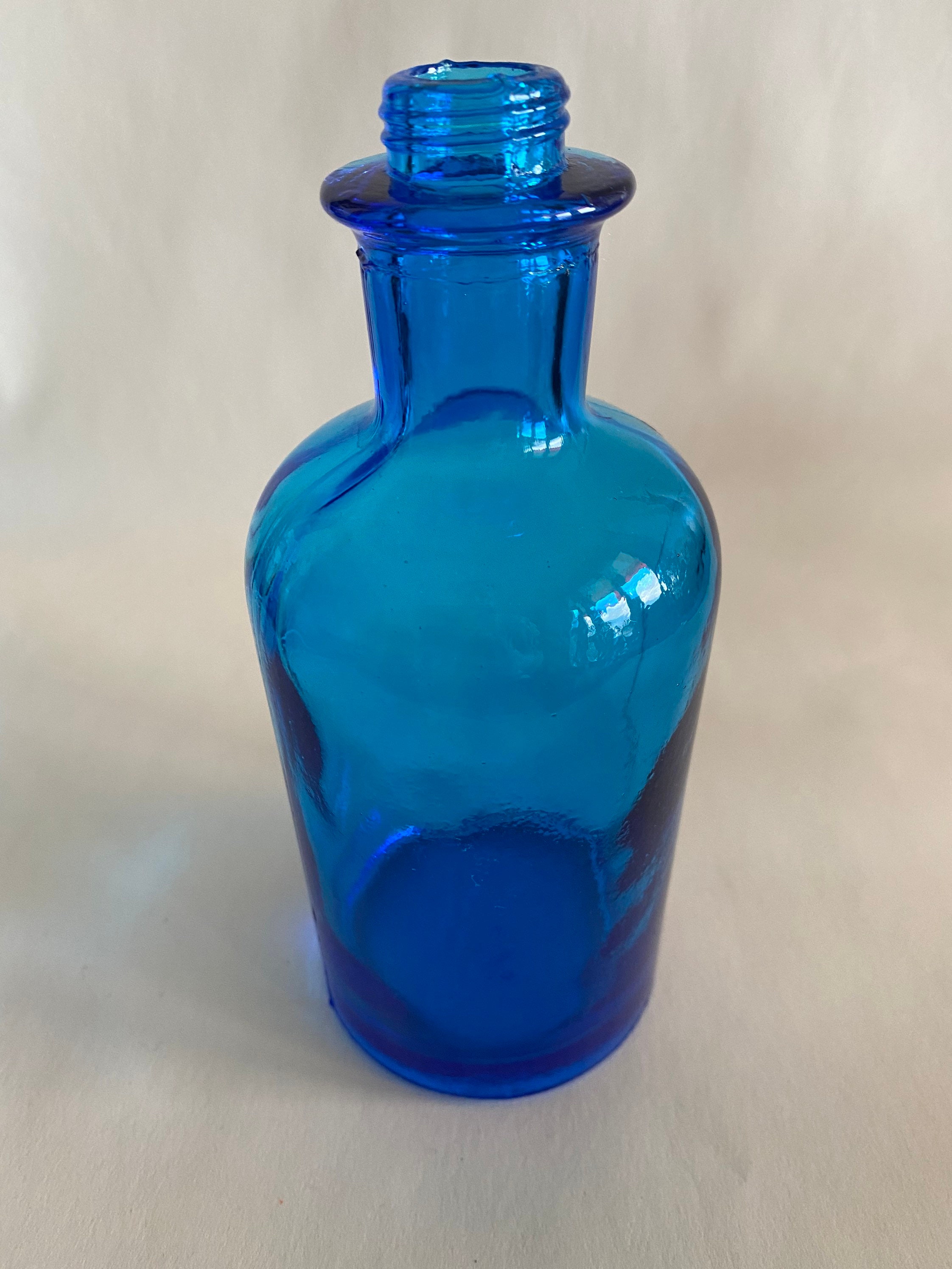 Cobalt Blue Eye cup bottle stopper (JEF) Cobalt Blue Eye cup bottle stopper (JEF)